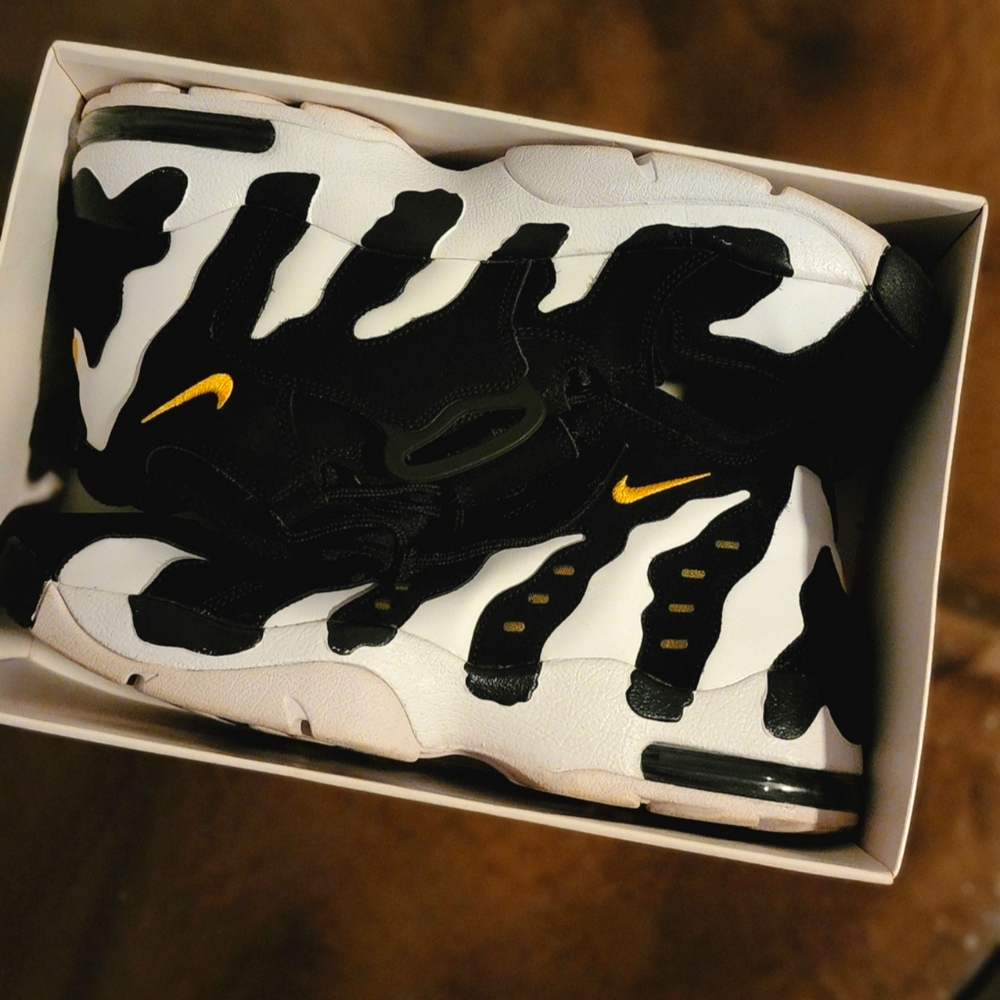 Nike Air Diamond Turf Max "Deion Sanders" 2018 release